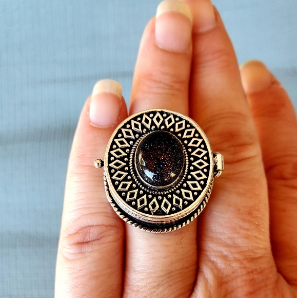 New Blue Sandstone Sunstone 925 Silver Poison Ring. - Picture 11 of 12